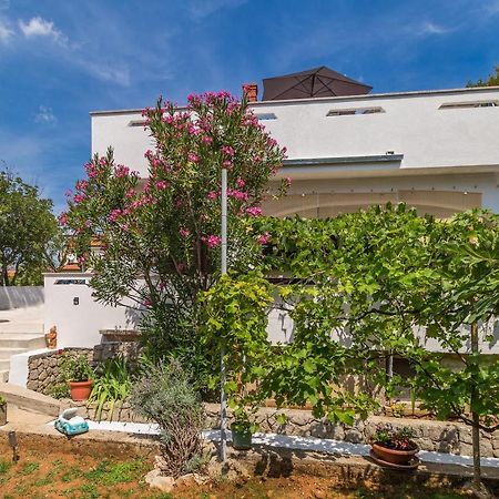 Appartamento Apartman Hana Omišalj Esterno foto