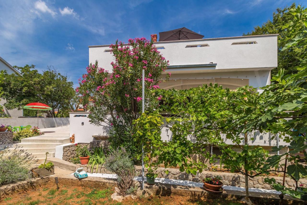 Appartamento Apartman Hana Omišalj Esterno foto