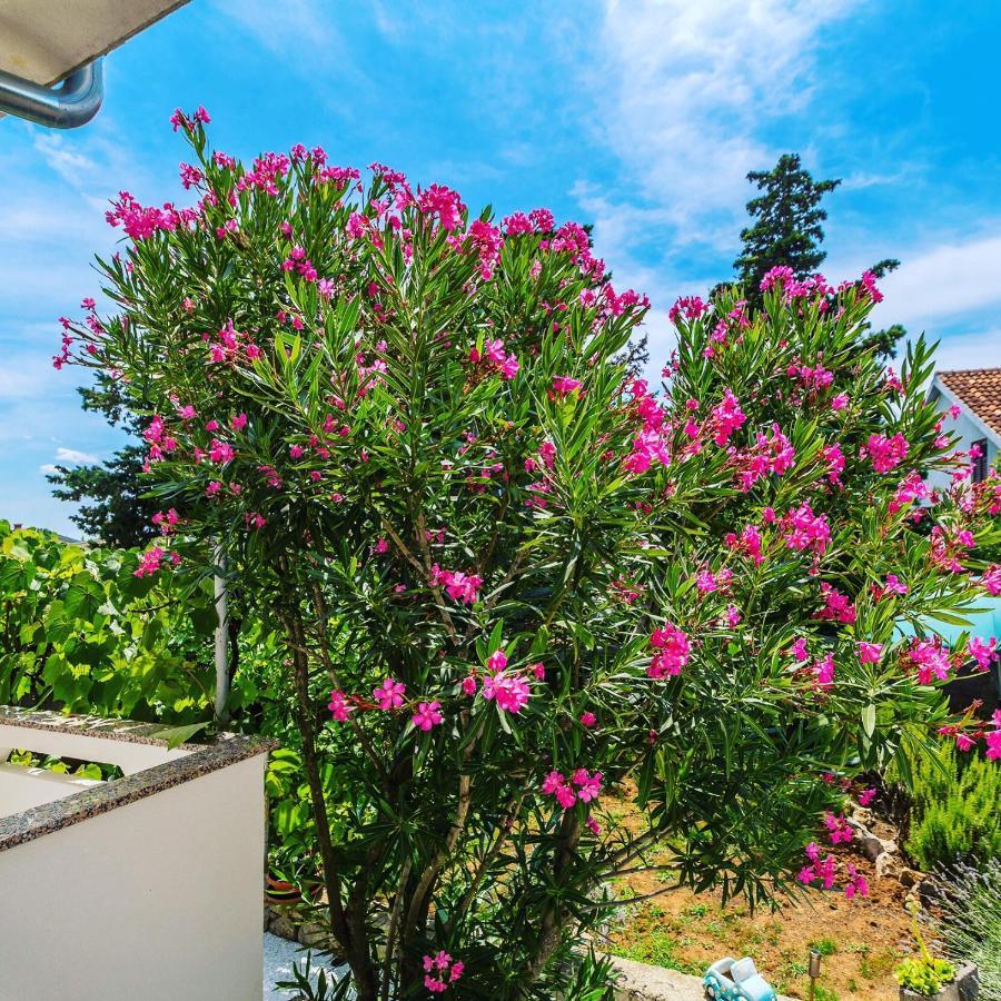 Appartamento Apartman Hana Omišalj Esterno foto