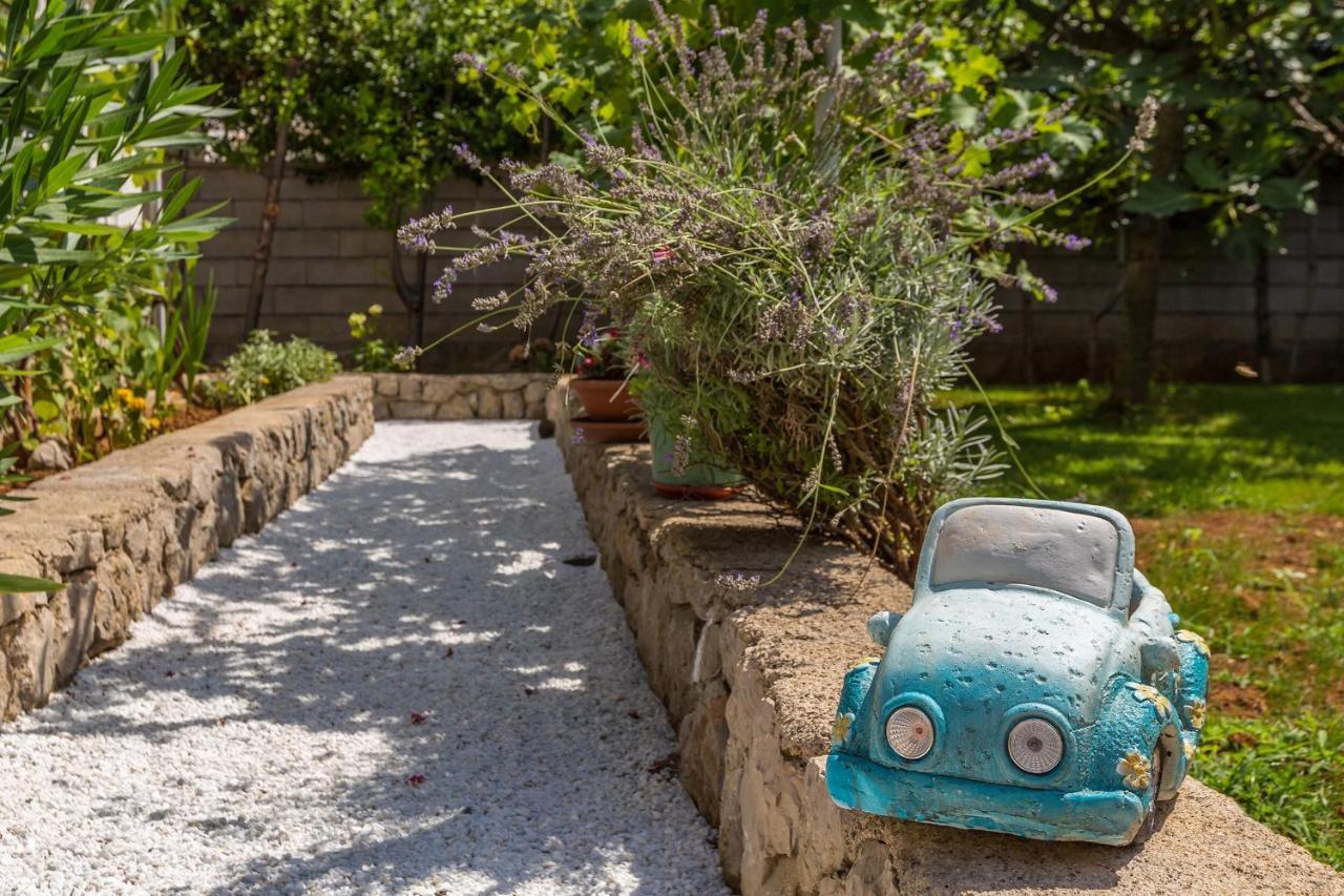 Appartamento Apartman Hana Omišalj Esterno foto