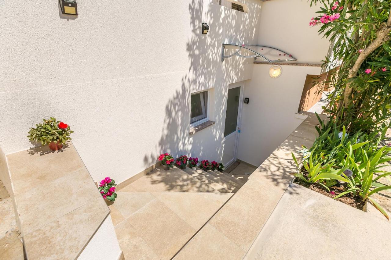 Appartamento Apartman Hana Omišalj Esterno foto