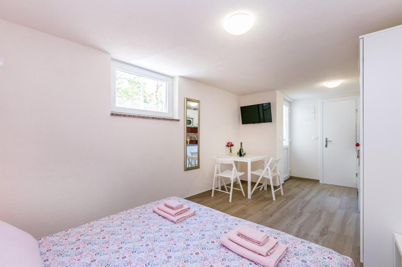 Appartamento Apartman Hana Omišalj Esterno foto