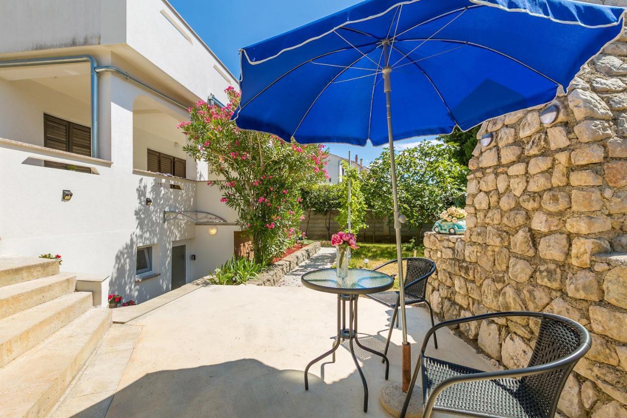 Appartamento Apartman Hana Omišalj Esterno foto