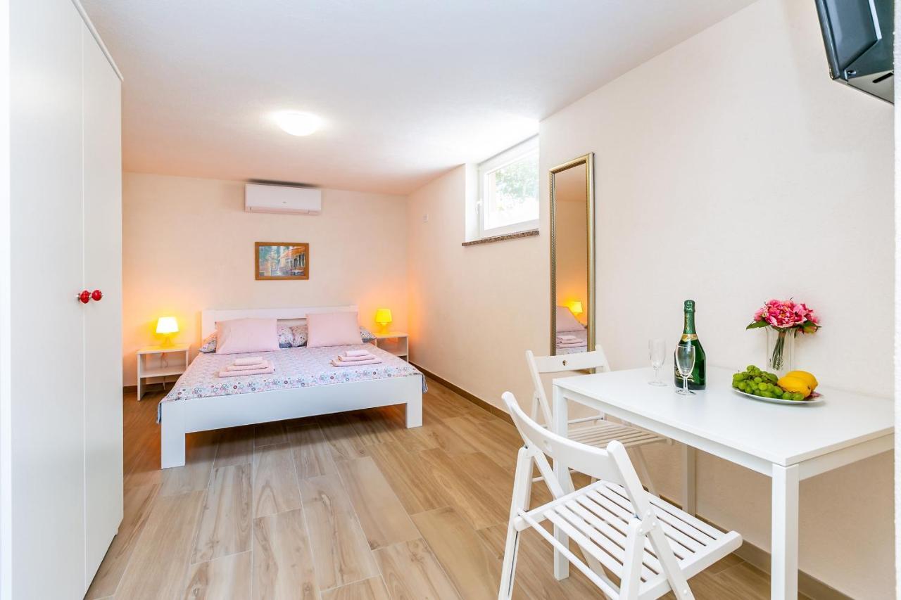 Appartamento Apartman Hana Omišalj Esterno foto