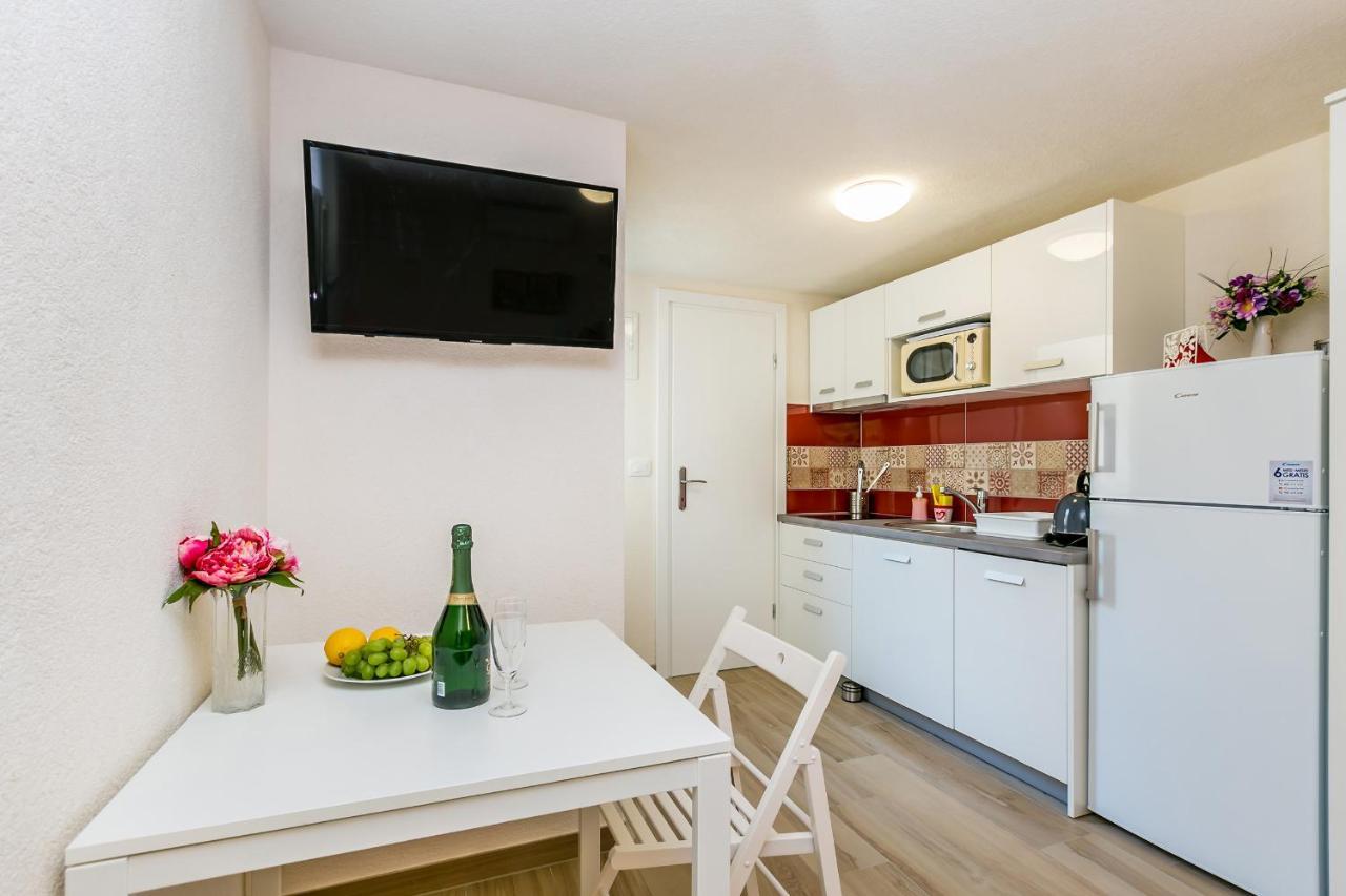 Appartamento Apartman Hana Omišalj Esterno foto